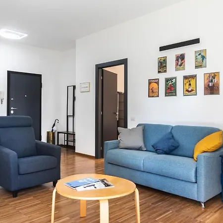 Cozy Flat 2 Bedrooms 2 Bathrooms With Balcony * ローマ