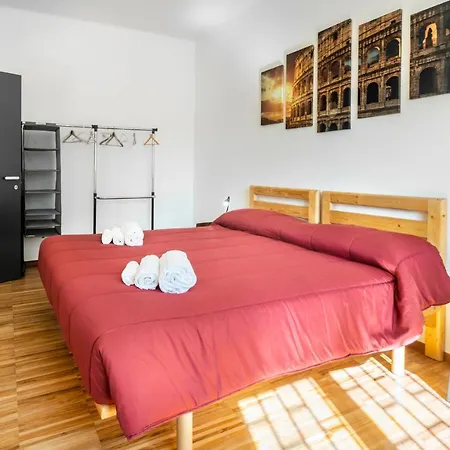 Cozy Flat 2 Bedrooms 2 Bathrooms With Balcony * ローマ